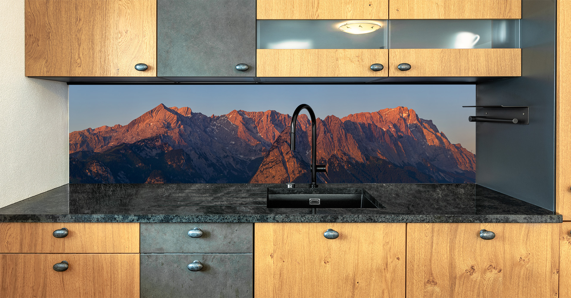 Motiv für eine Küchenrückwand - Morgenrot - Alpspitze, Waxenstein, Zugspitze