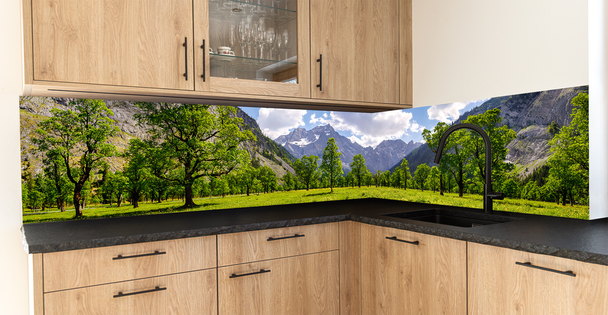 Motiv für eine Küchenrückwand - Großer Ahornboden - im Sommer