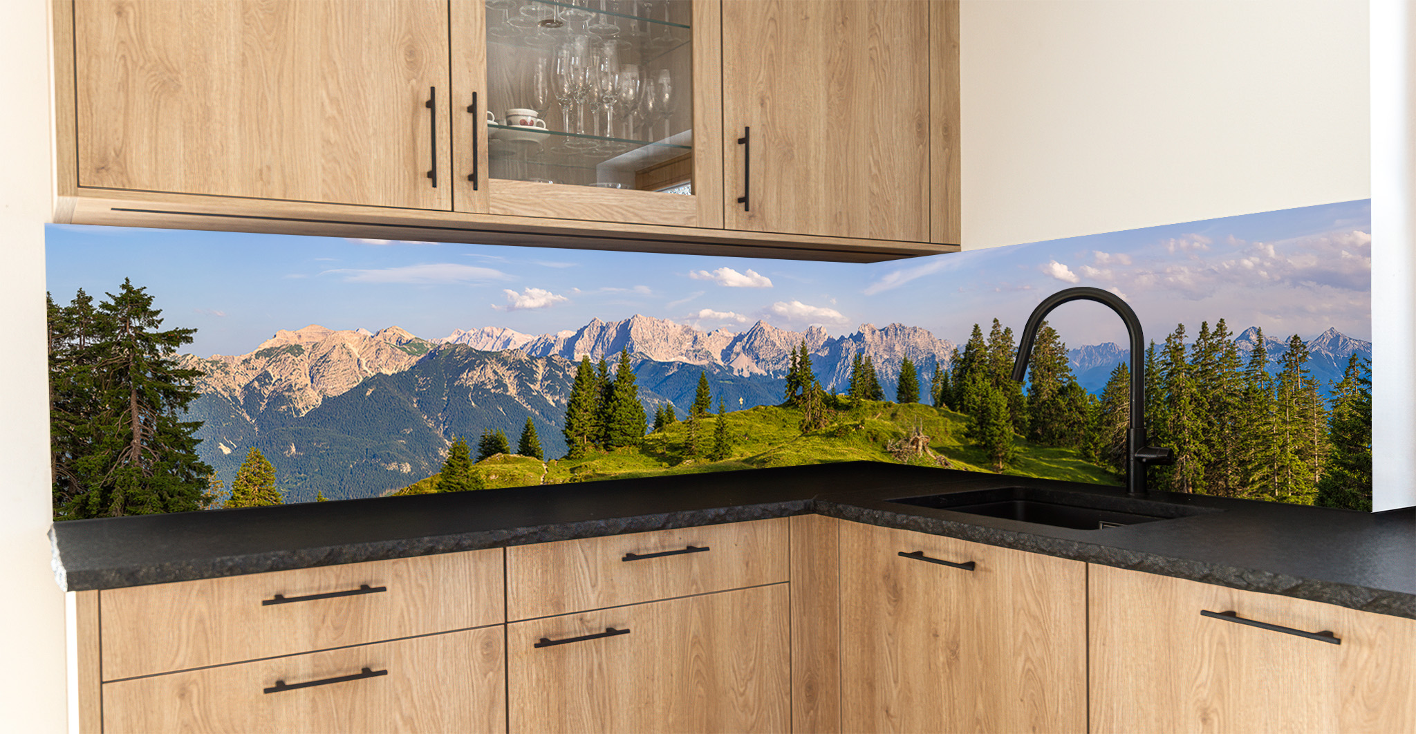 Motiv für eine Küchenrückwand - Almwiese - Karwendel und Soierngebirge Bergpanorama