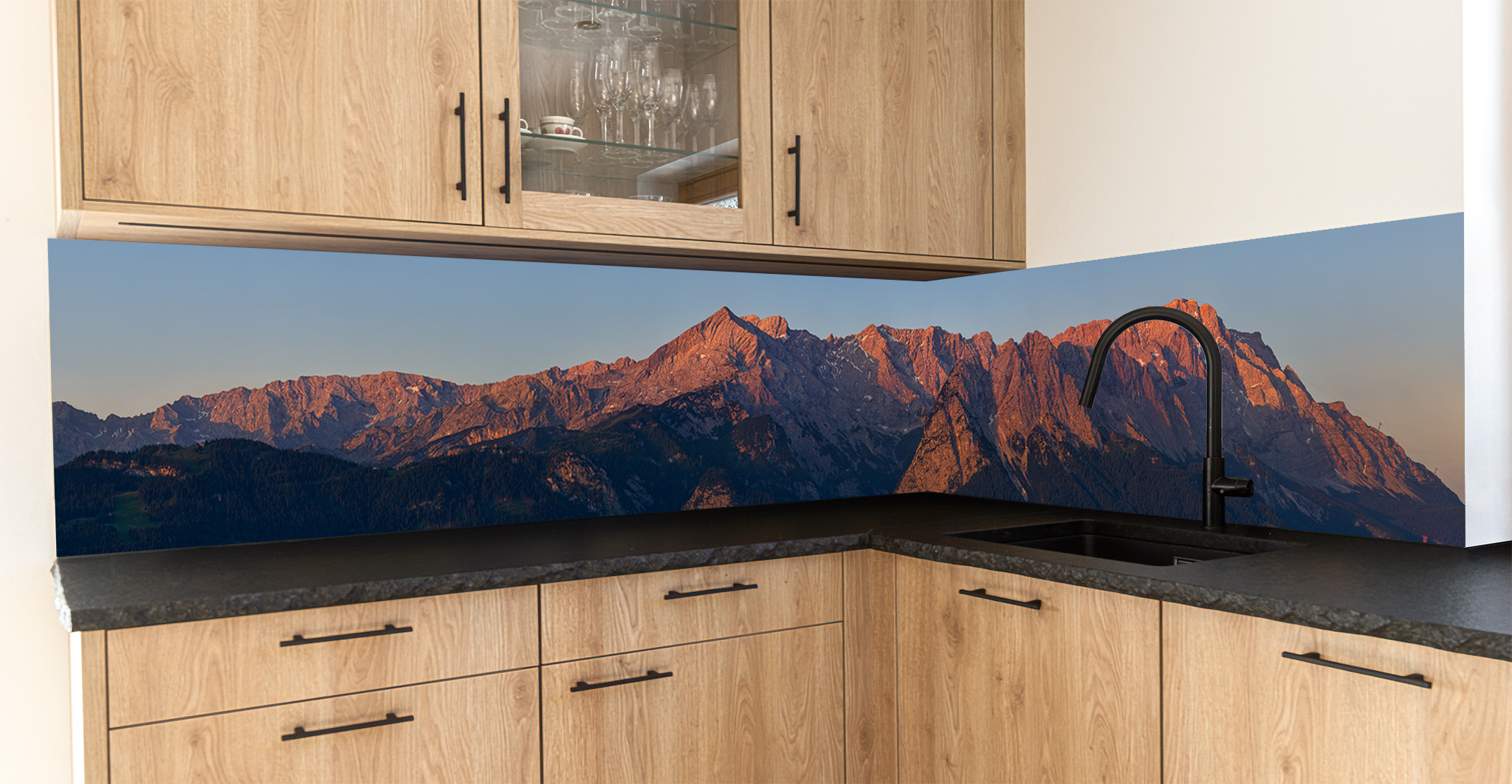 Motiv für eine Küchenrückwand - Morgenrot - Alpspitze, Waxenstein, Zugspitze