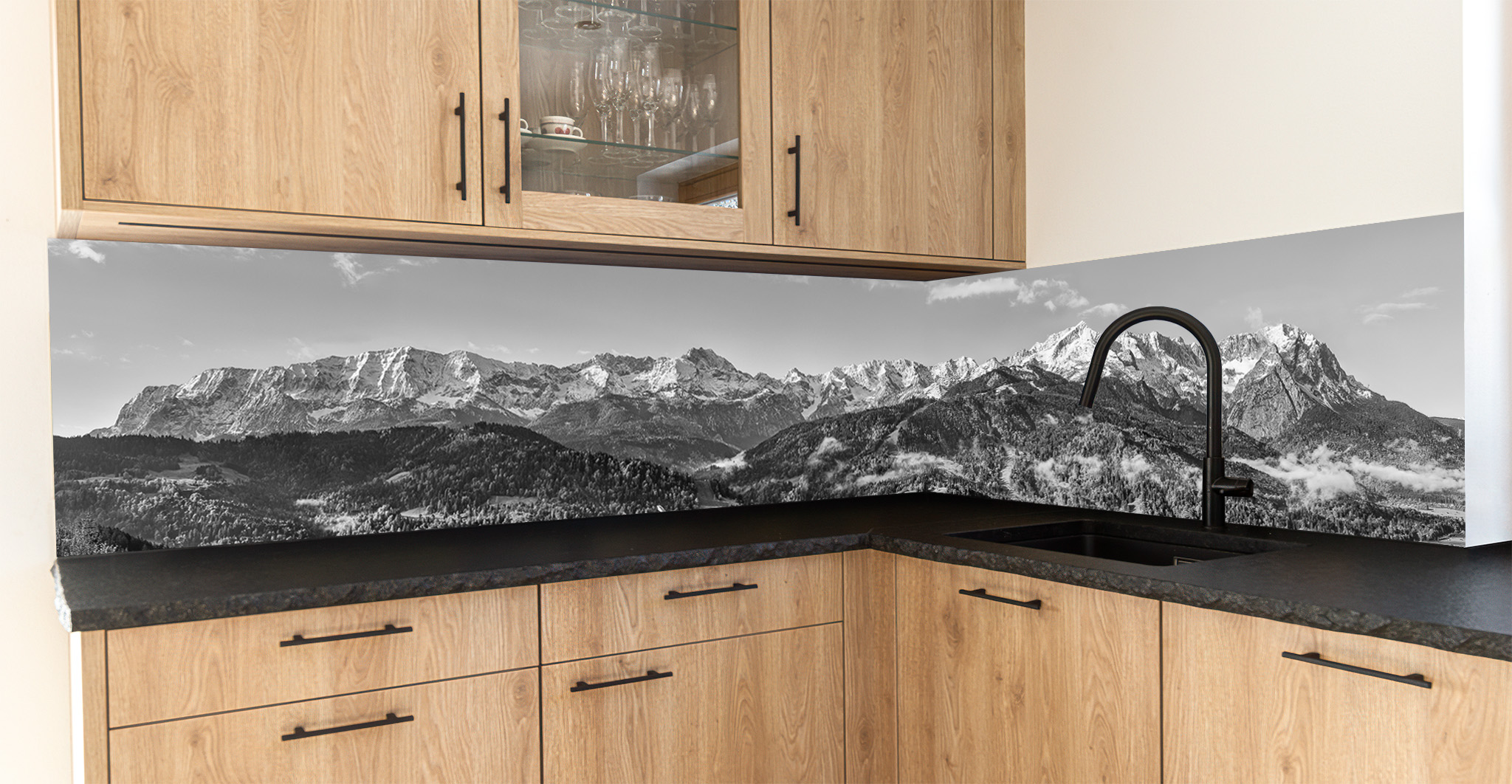 Motiv für eine Küchenrückwand - Garmisch-Partenkirchen classic Bergpanorama schwarz-weiß