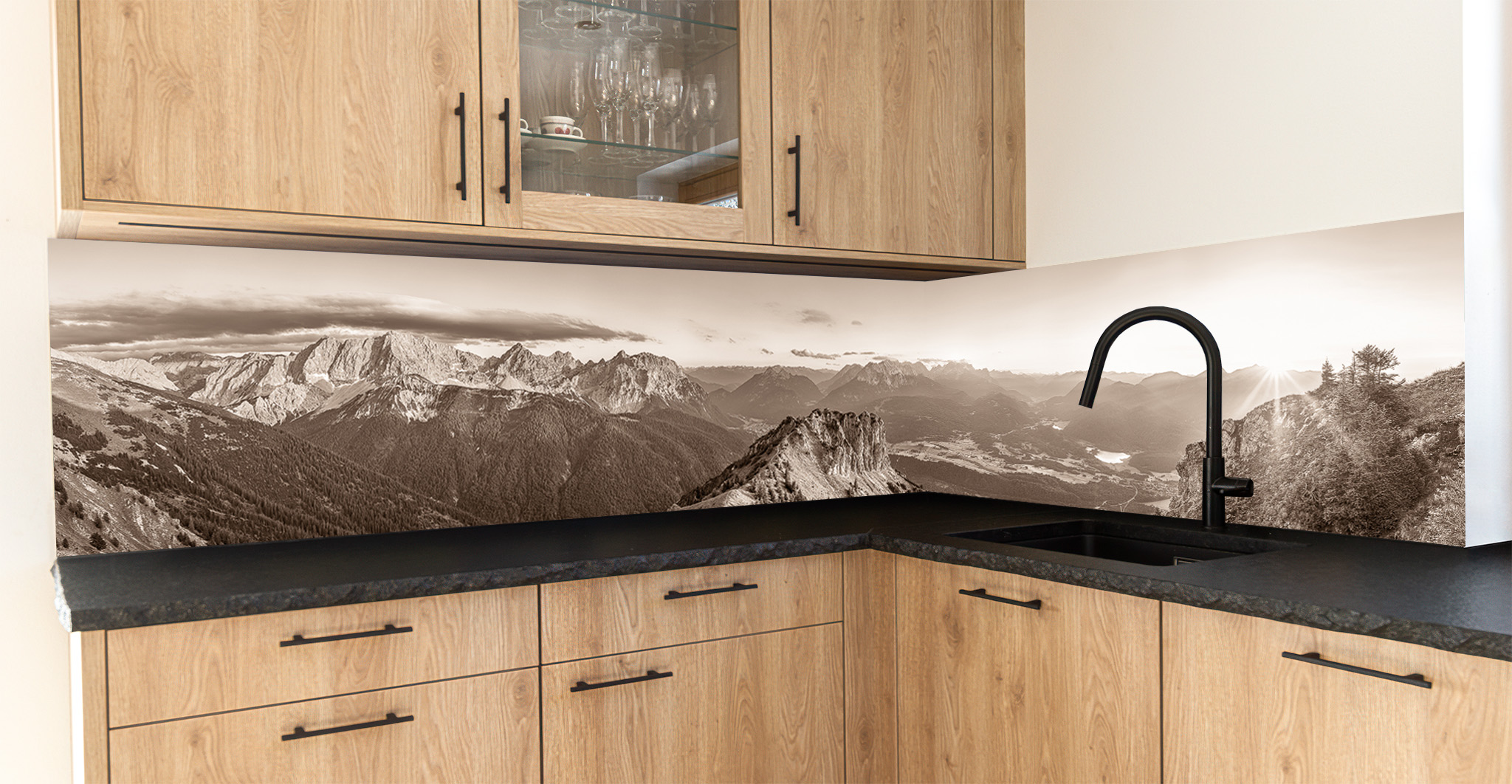 Motiv für eine Küchenrückwand - Alpenwelt Karwendel sepia