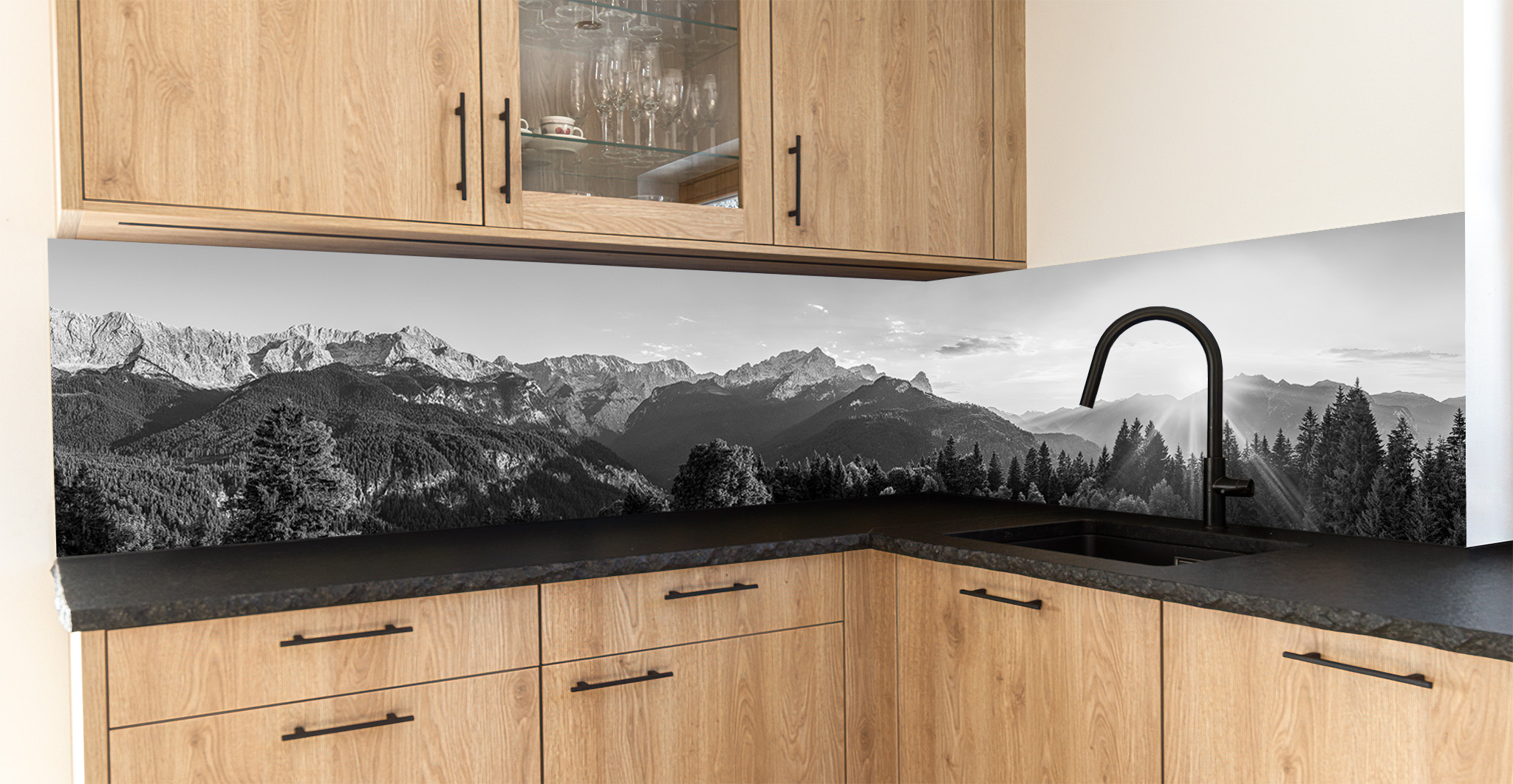 Motiv für eine Küchenrückwand - Panorama am Eckbauer - Wettersteingebirge schwarz-weiß