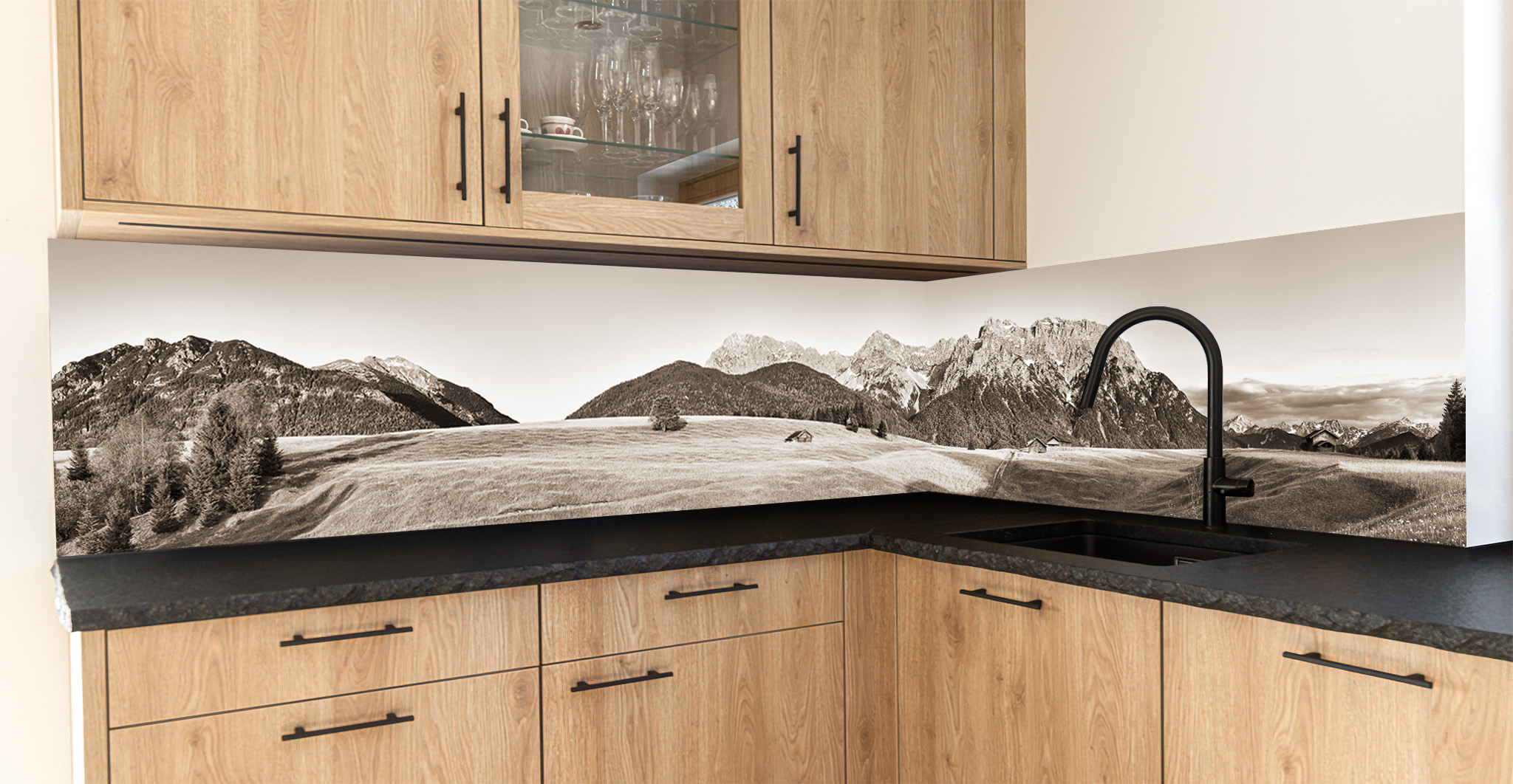 Motiv für eine Küchenrückwand - Buckelwiesen vor dem Karwendel - Sepia