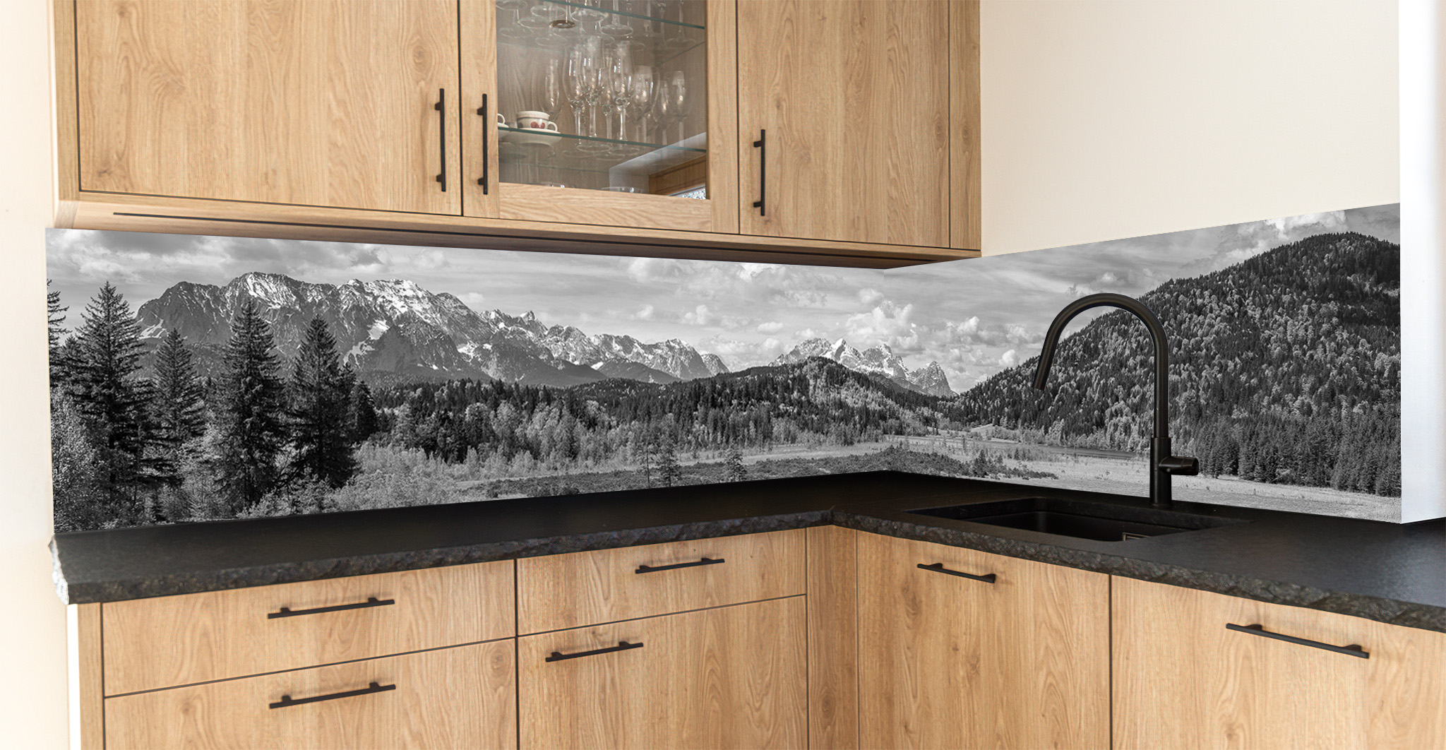 Motiv für eine Küchenrückwand - Barmsee - Wettersteinpanorama schwarz-weiß