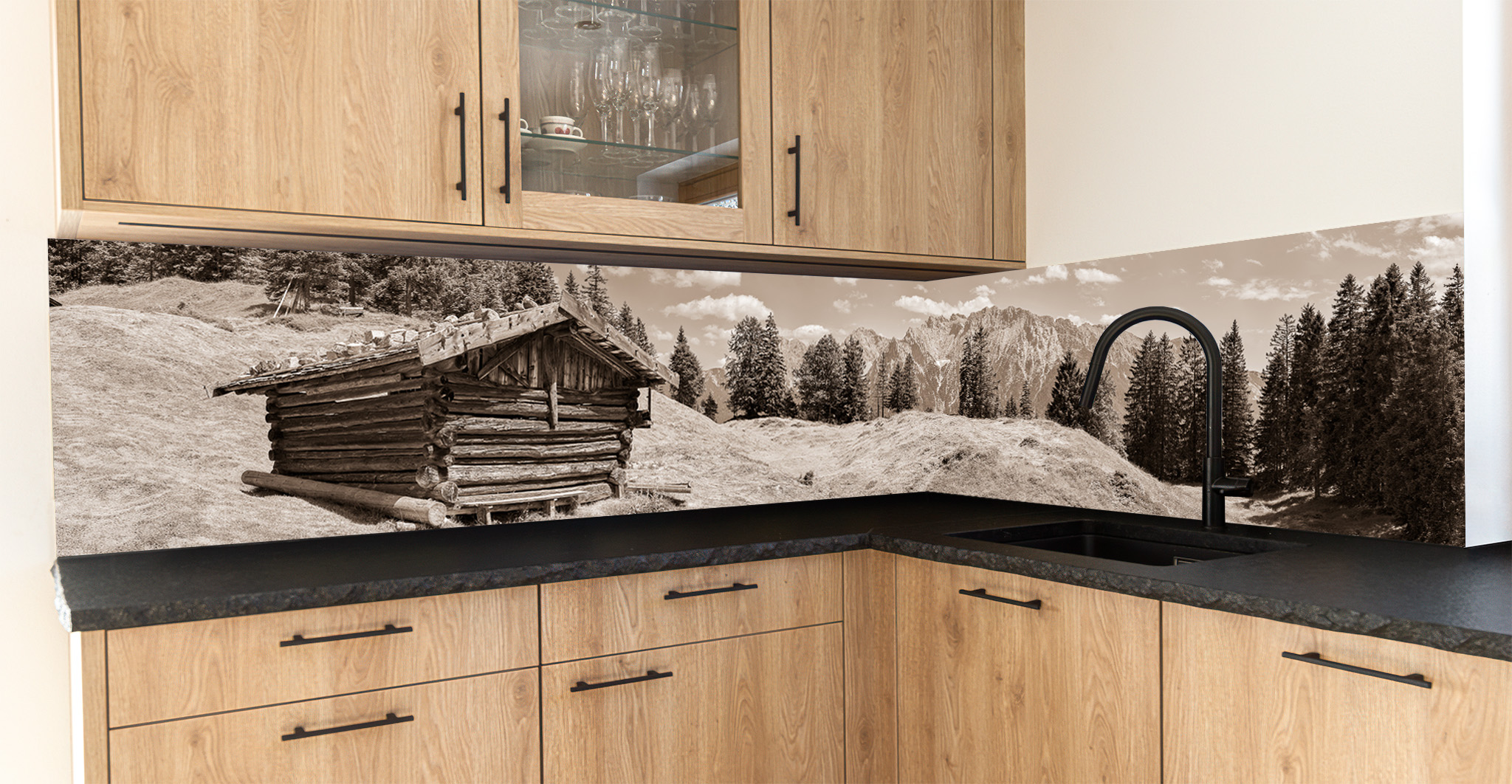 Motiv für eine Küchenrückwand - Karls Wiesmahd-Stodl - Karwendelblick sepia